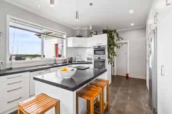 91 Fairview Road, Fairview
