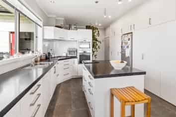 91 Fairview Road, Fairview