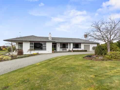 91 Fairview Road, Fairview