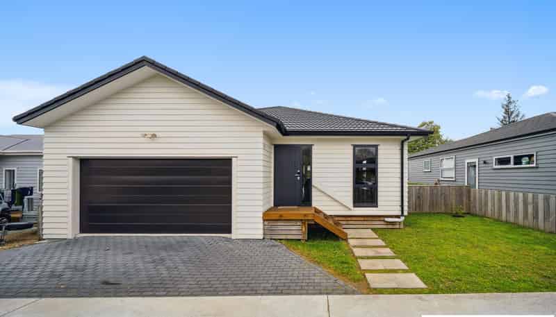29 B Onslow Road, Papakura