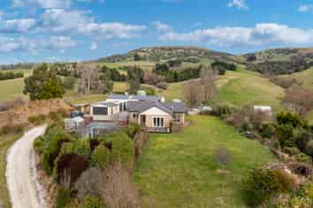 215 Flag Swamp Road, WAIKOUAITI