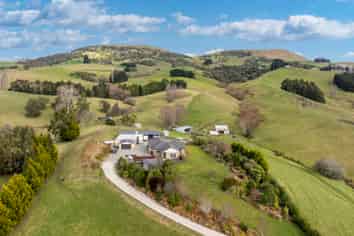 215 Flag Swamp Road, WAIKOUAITI