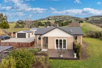 215 Flag Swamp Road, WAIKOUAITI