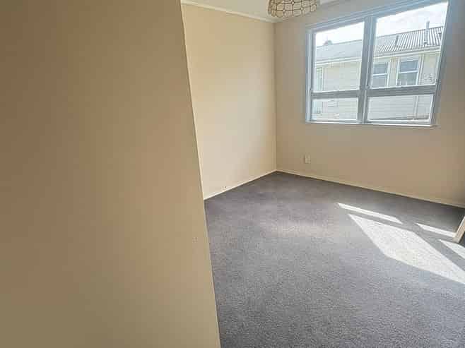 65 Alexander Crescent, Otara