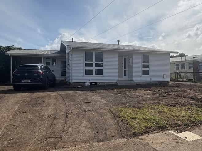 65 Alexander Crescent, Otara