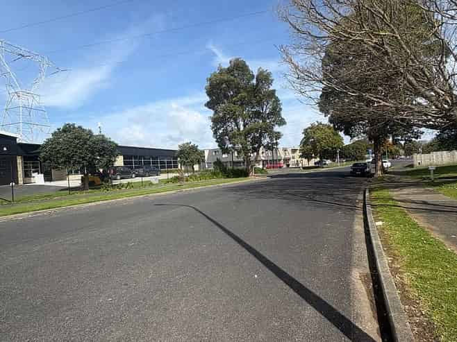 65 Alexander Crescent, Otara