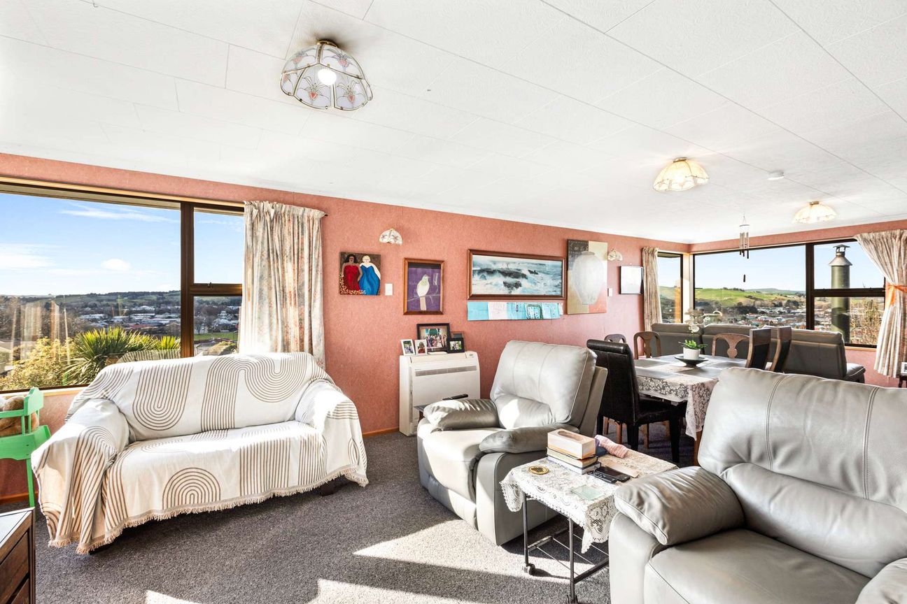 HUGE HOME, HUGE VALUE! - Vista 5