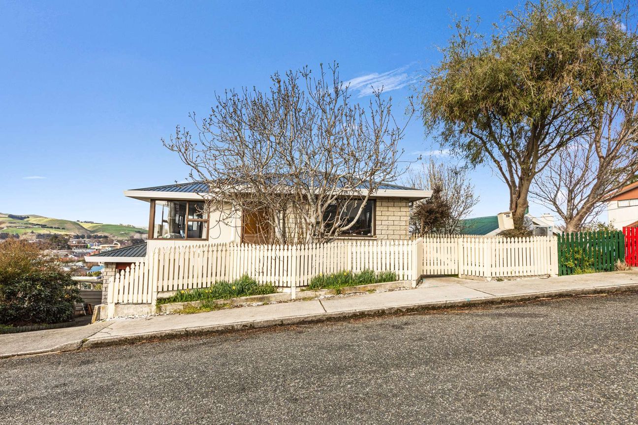 HUGE HOME, HUGE VALUE! - Vista 4