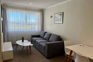 2/2 Olsen Avenue, Hillsborough