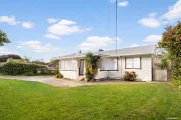 105 Triangle Road, Massey