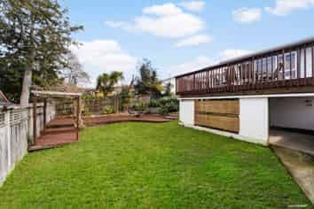105 Triangle Road, Massey