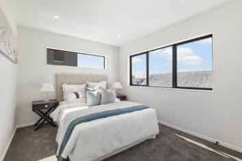 10/1B Egremont Street, Belmont