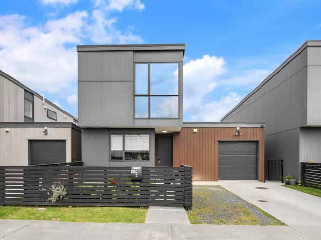 18 Te Aparangi Road, Papakura