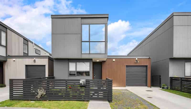 18 Te Aparangi Road, Papakura