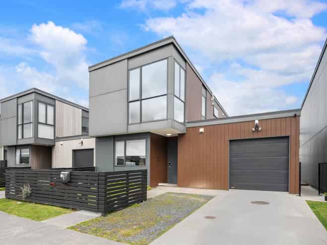 18 Te Aparangi Road, Papakura