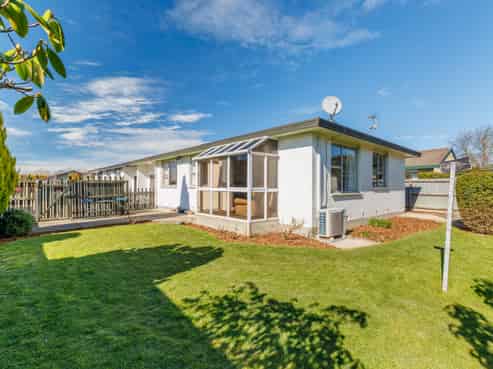 2/49 Sapphire Street, Casebrook