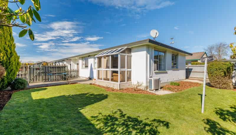 2/49 Sapphire Street, Casebrook