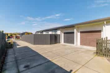 2/49 Sapphire Street, Casebrook