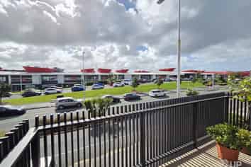 83c Hobsonville Point Road, Hobsonville