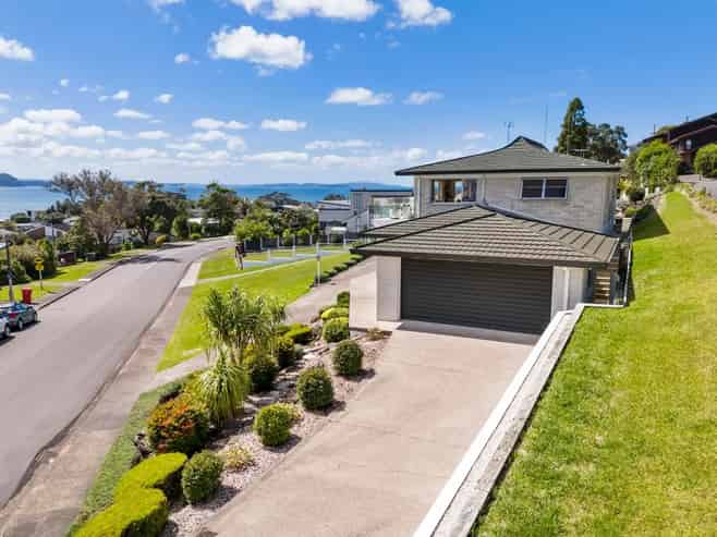 76A Marellen Drive, Red Beach