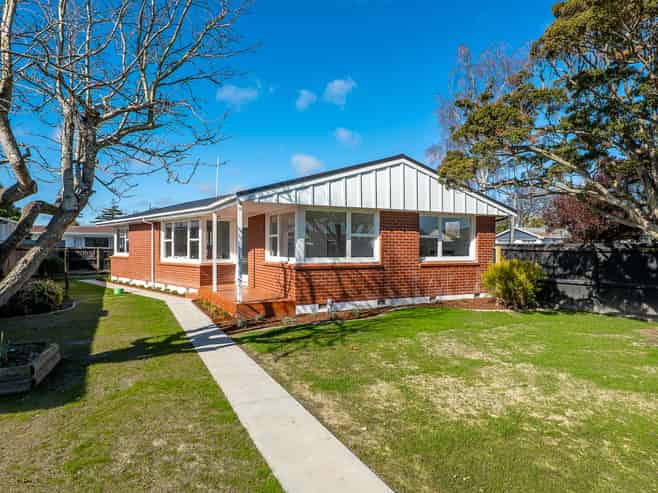 2 Freebairn Street, Redwood