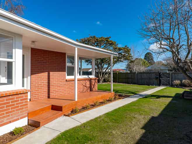 2 Freebairn Street, Redwood
