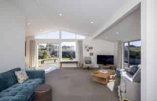 11 Hadfield Place, Paraparaumu Beach