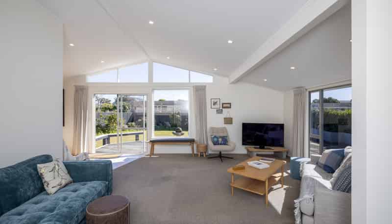 11 Hadfield Place, Paraparaumu Beach