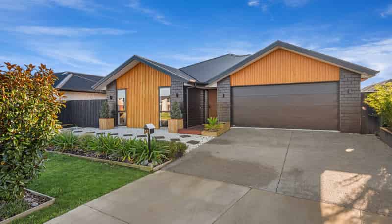 12 Orchiston Way, Lincoln