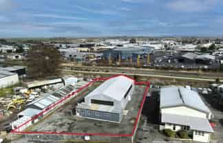 Versatile industrial space with yard