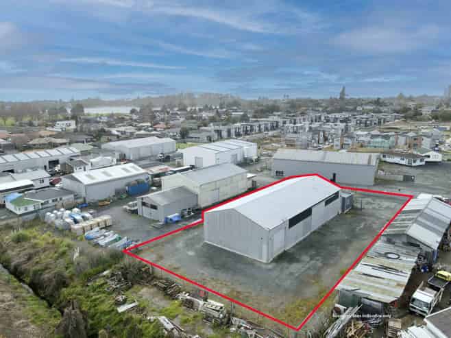 Versatile industrial space with yard