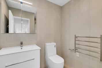 G04/165 Lake Road, Northcote