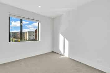 G04/165 Lake Road, Northcote