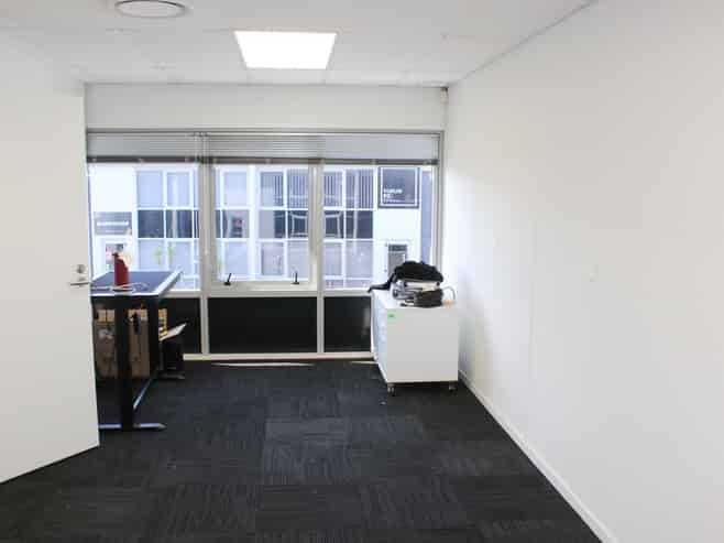 213sqm quality office with warehouse