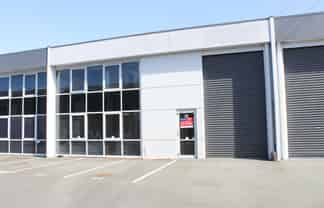 213sqm quality office with warehouse