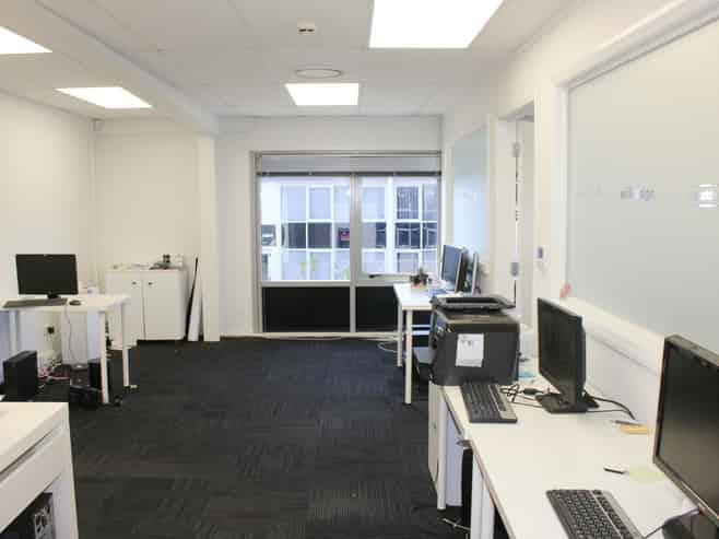 213sqm quality office with warehouse