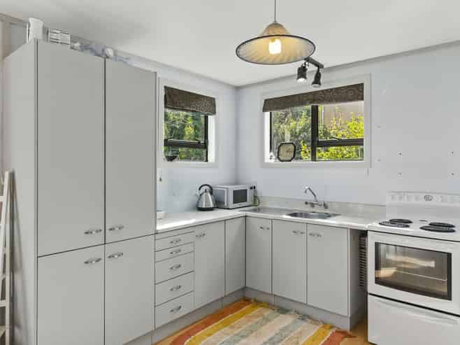 15 Leinster Avenue, Raumati South