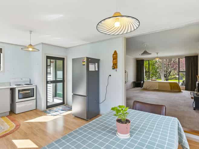 15 Leinster Avenue, Raumati South