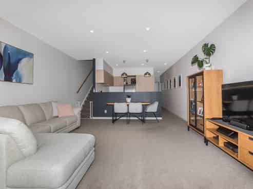 14/7 Handyside Street, Tawa