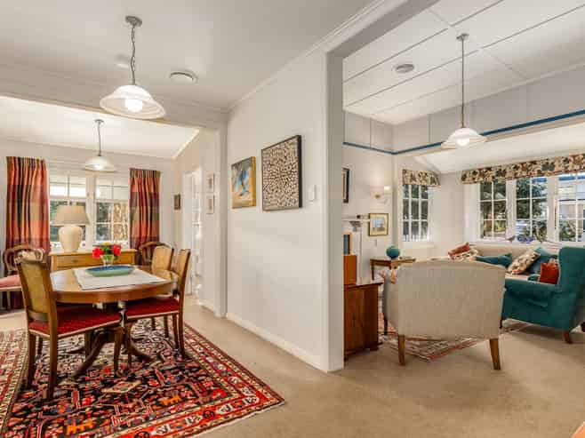 10 Kowhai Street, Eastbourne