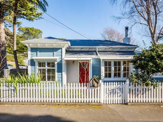 10 Kowhai Street, Eastbourne