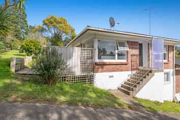 1/13 Ayton Drive, Totara Vale