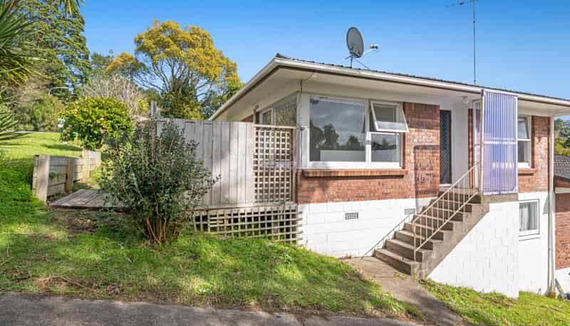1/13 Ayton Drive, Totara Vale