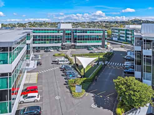 1,459M² OF LEVEL 1 OFFICE IN MILLENNIUM CENTRE
