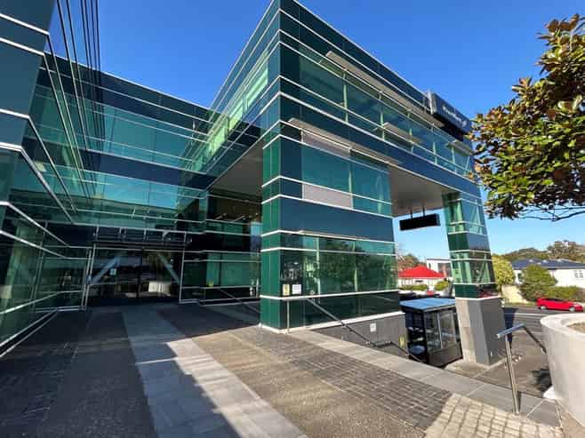 1,459M² OF LEVEL 1 OFFICE IN MILLENNIUM CENTRE
