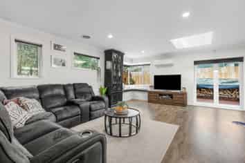 15 Rowe Parade, Wainuiomata