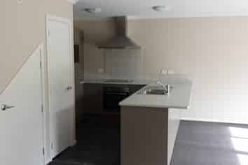 20D Kelvin Place, Hamilton East