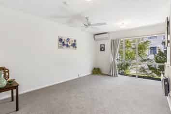 5/25 Inverness Road, Browns Bay