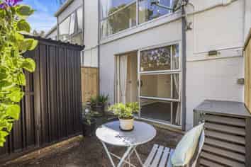 5/25 Inverness Road, Browns Bay