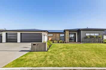  27 Candlesticks Crescent, Lincoln